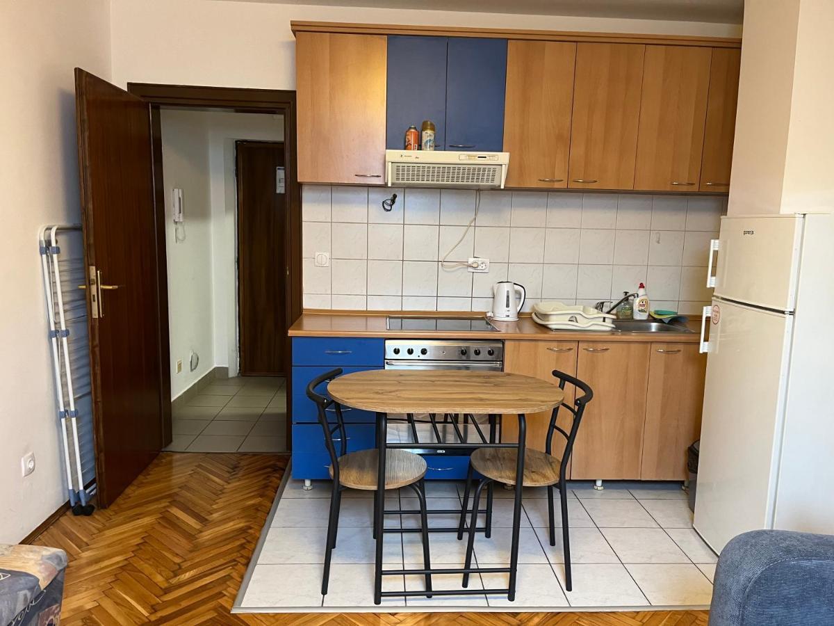 Ferienwohnung Studio In The Centre Of Novi Sad Exterior foto