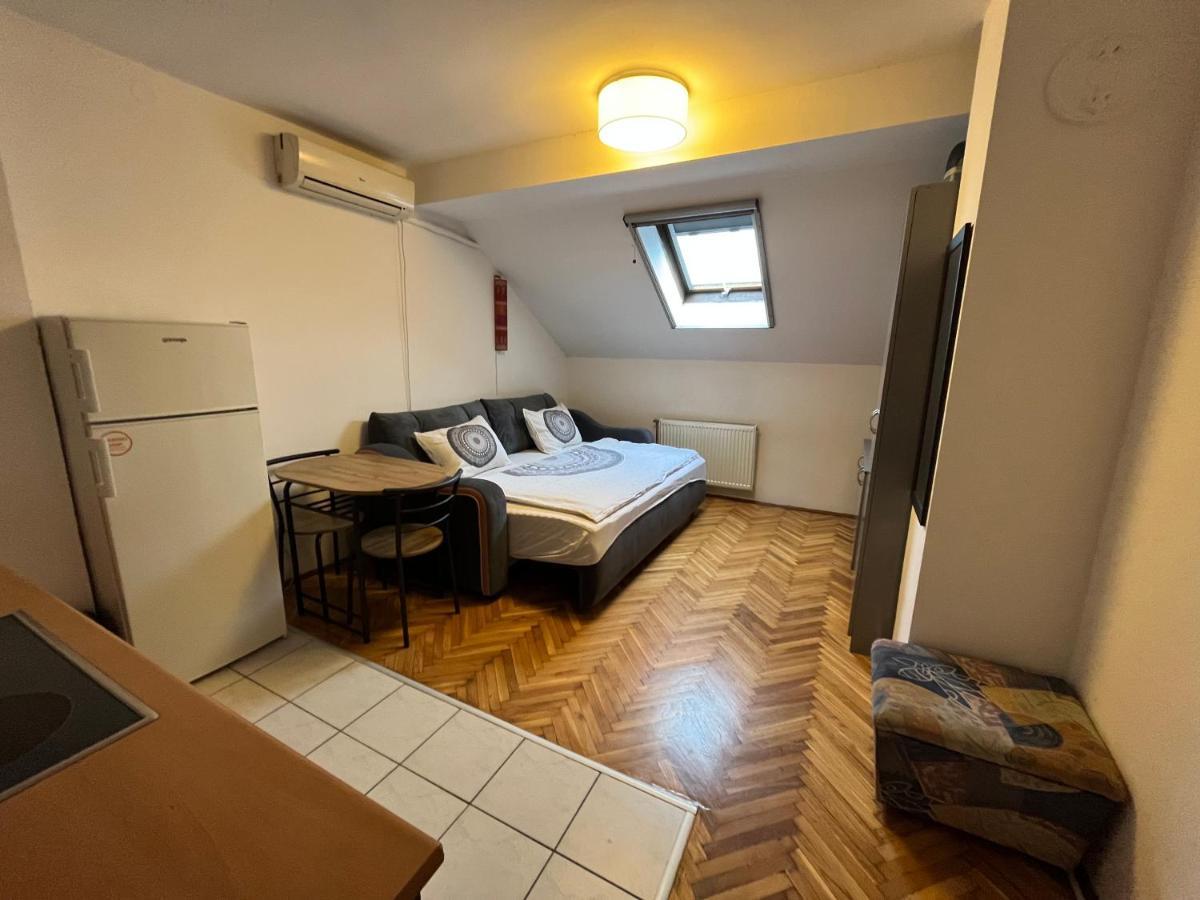 Ferienwohnung Studio In The Centre Of Novi Sad Exterior foto